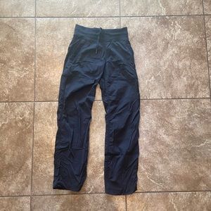 black lulu pants